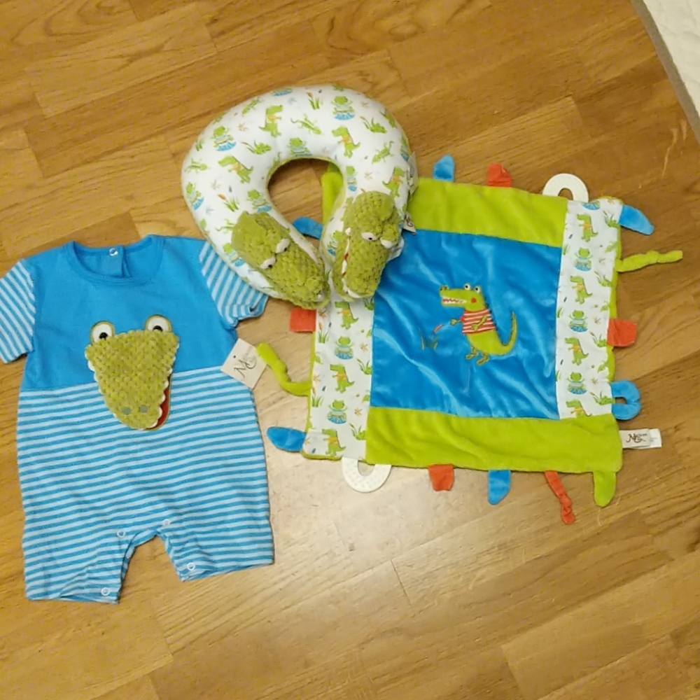 3 pc Infant romper & blanket set